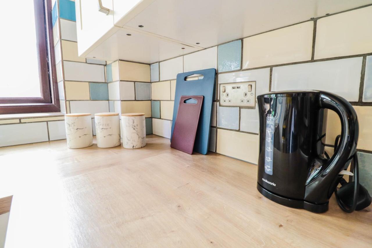 Spacious 1 Bed Flat-Free Parking Χίλινγκτον Εξωτερικό φωτογραφία