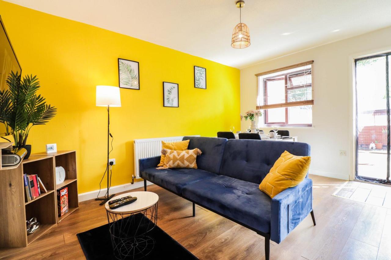 Spacious 1 Bed Flat-Free Parking Χίλινγκτον Εξωτερικό φωτογραφία