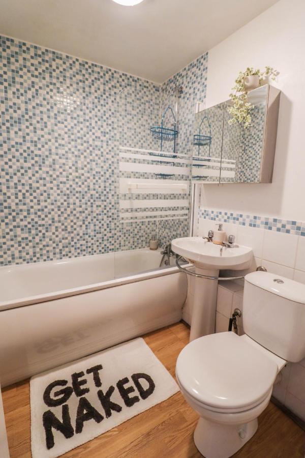 Spacious 1 Bed Flat-Free Parking Χίλινγκτον Εξωτερικό φωτογραφία