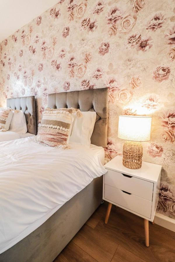 Spacious 1 Bed Flat-Free Parking Χίλινγκτον Εξωτερικό φωτογραφία