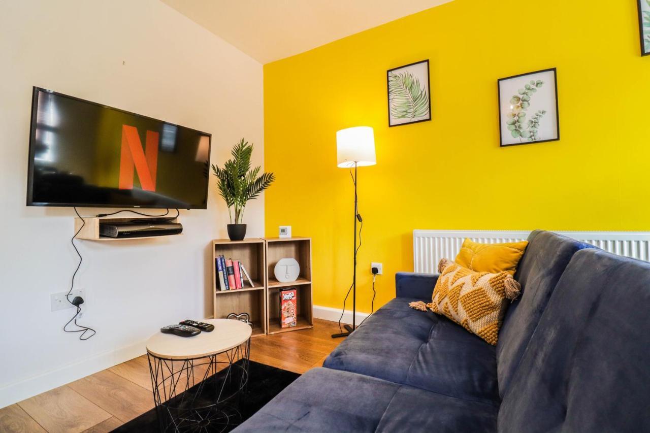 Spacious 1 Bed Flat-Free Parking Χίλινγκτον Εξωτερικό φωτογραφία