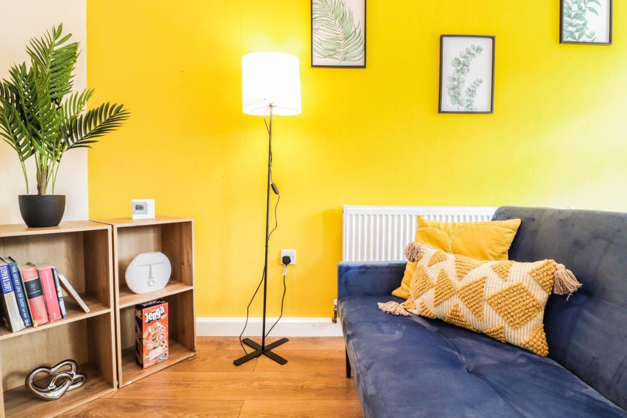 Spacious 1 Bed Flat-Free Parking Χίλινγκτον Εξωτερικό φωτογραφία